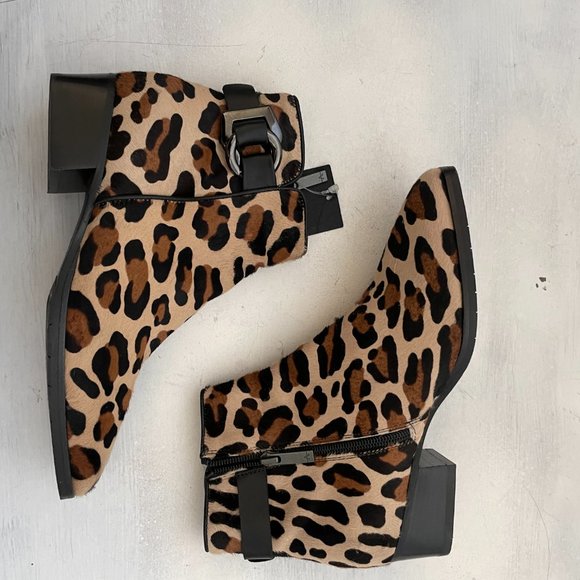 Aquatalia Faria Ankle Boots Leopard Weatherproof Calf Hair Tonal Strap Zipped - Picture 3 of 10